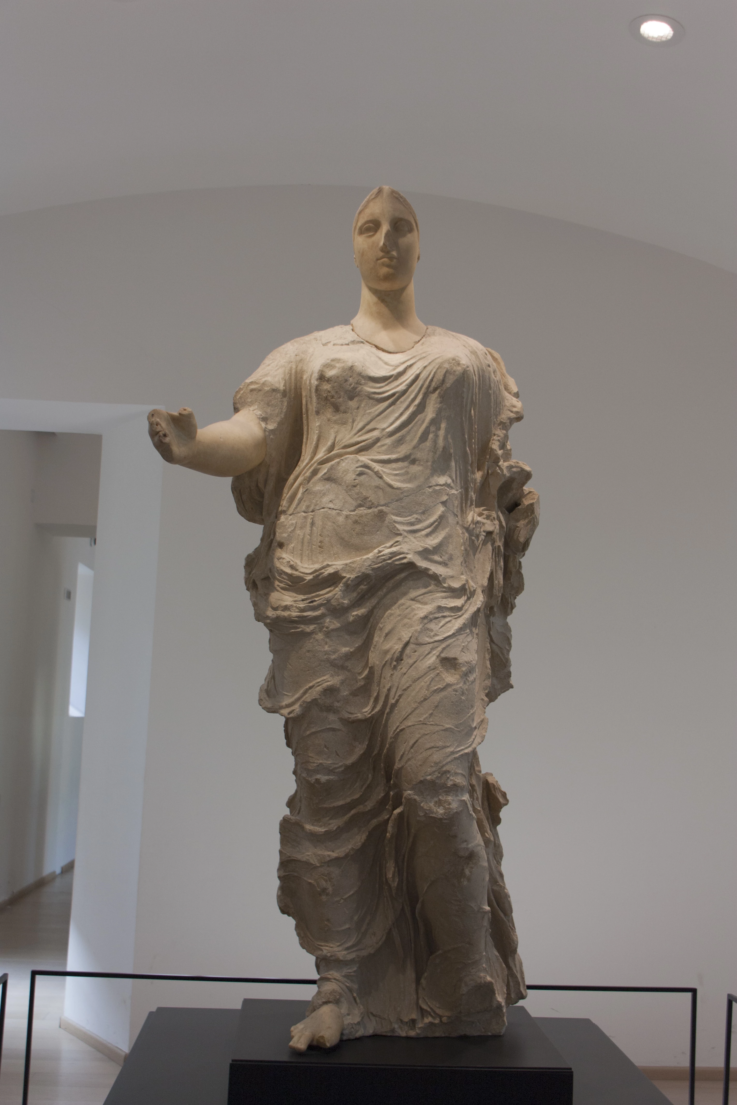 La Venere di Morgantina, statua greca del V secolo a.C. restituita dal Getty Museum all'Italia.