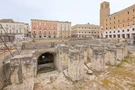 Resti dell'anfiteatro romano di Lecce, in piazza Sant'Oronzo.