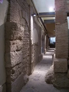 Il decumano romano sepolto, nel percorso archeologico sotterraneo del Rione Terra di Pozzuoli.