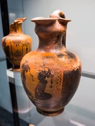 Esempio di oinochoe etrusca a figure nere, prodotta a Vulci (non i reperti restituiti dal Princeton University Art Museum).