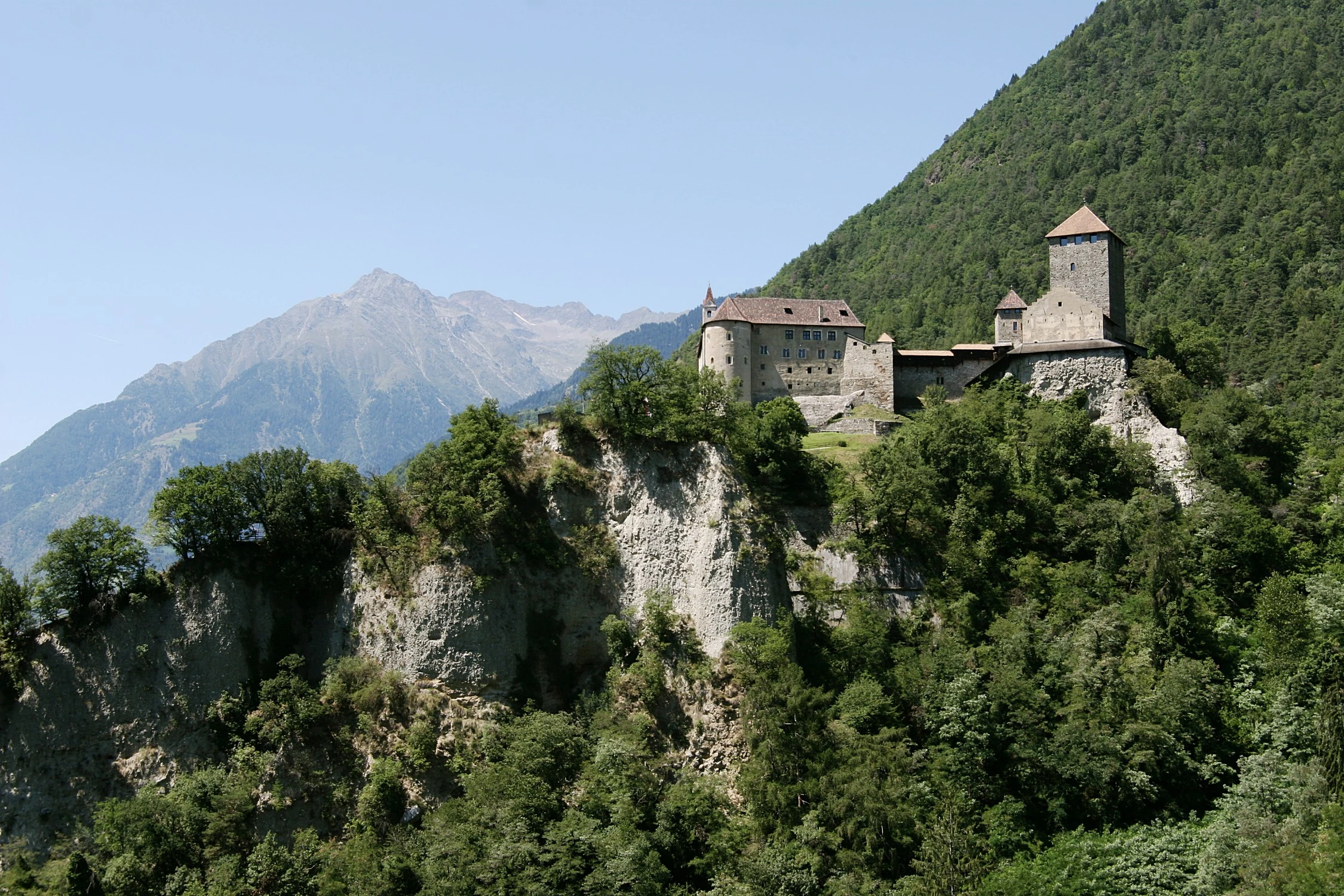 Castel Tirolo, presso Merano, in Alto Adige.