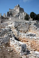 Le rovine del castello medievale di Rocca San Silvestro, nel Parco Archeominerario di San Silvestro.