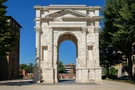 L'Arco dei Gavi, monumento onorario romano del I secolo d.C., a Verona.