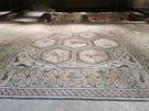 Il mosaico pavimentale della villa romana di Orfeo, sito archeologico sotterraneo di Trento.