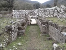 La porta megalitica del sito archeologico di Trebula Balliensis, presso Pontelatone.